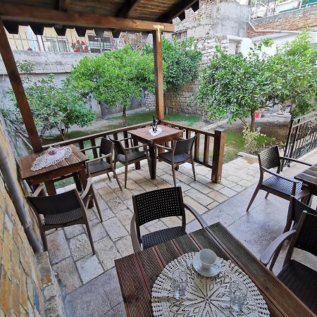 Bujtina Valgent Bed & Breakfast เบราท ภายนอก รูปภาพ