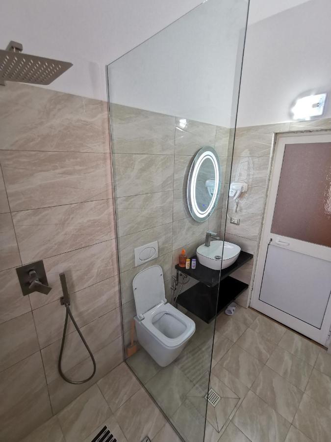 Bujtina Valgent Bed & Breakfast เบราท ภายนอก รูปภาพ